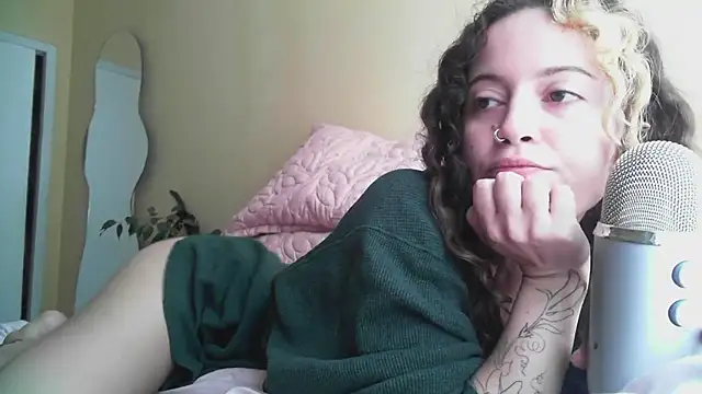 frikigyal online show from March 2025 01:12:02 PM