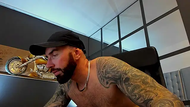 AronGrant online show from November 2025 10:46:02 AM