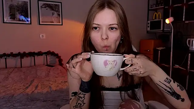 doll lol  online show from May 2026 07:11:01 PM