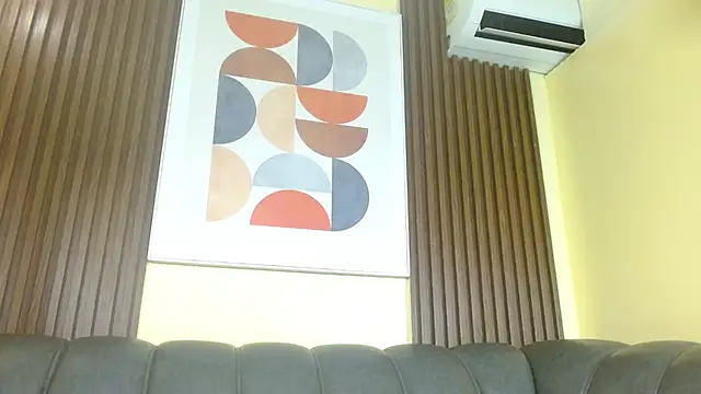 Nicole Ramires online show from October 2025 04:51:01 PM