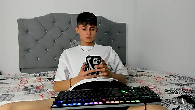 benavides anthony online show from December 2024 06:43:01 AM