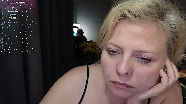 Snapshot of Gray_swann chatting on February 2025 04:36:02 PM Gray swann online show from February 2025 04:36:02 PM