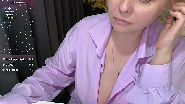 Snapshot of Gray_swann chatting on February 2025 07:52:02 PM Gray swann online show from February 2025 07:52:02 PM