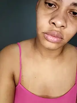 Snapshot of Su_Duarte_1 chatting on February 2025 07:52:02 PM Su Duarte 1 online show from February 2025 07:52:02 PM