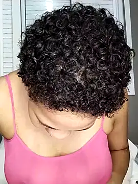 Snapshot of Su_Duarte_1 chatting on March 2025 01:05:01 AM Su Duarte 1 online show from March 2025 01:05:01 AM