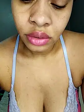 Snapshot of Su_Duarte_1 chatting on March 2025 05:24:02 PM Su Duarte 1 online show from March 2025 05:24:02 PM