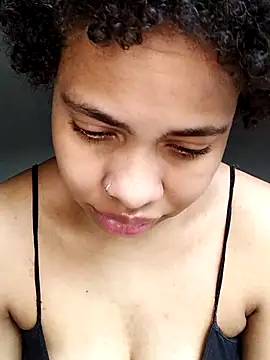 Snapshot of Su_Duarte_1 chatting on October 2025 05:37:02 PM Su Duarte 1 online show from October 2025 05:37:02 PM