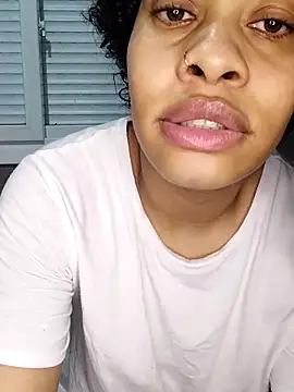 Snapshot of Su_Duarte_1 chatting on November 2025 01:33:02 AM Su Duarte 1 online show from November 2025 01:33:02 AM