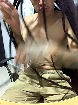 Snapshot of JovenDesobediente chatting on September 2025 06:04:02 AM JovenDesobediente online show from September 2025 06:04:02 AM