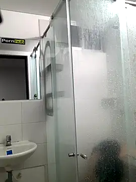 Snapshot of JovenDesobediente chatting on September 2025 05:41:02 AM JovenDesobediente online show from September 2025 05:41:02 AM