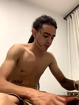 Snapshot of JovenDesobediente chatting on September 2025 06:28:02 AM JovenDesobediente online show from September 2025 06:28:02 AM