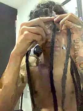 Snapshot of JovenDesobediente chatting on September 2025 04:50:01 AM JovenDesobediente online show from September 2025 04:50:01 AM