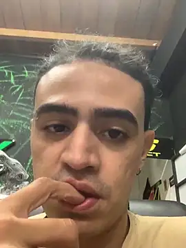 Snapshot of JovenDesobediente chatting on October 2025 09:12:02 PM JovenDesobediente online show from October 2025 09:12:02 PM