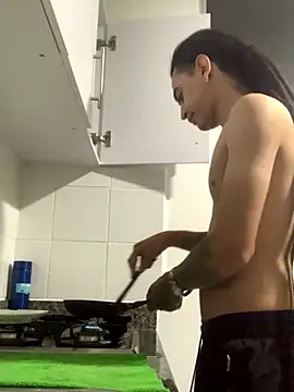 Snapshot of JovenDesobediente chatting on October 2025 03:51:02 AM JovenDesobediente online show from October 2025 03:51:02 AM