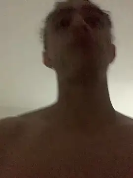 Snapshot of JovenDesobediente chatting on October 2025 05:21:02 AM JovenDesobediente online show from October 2025 05:21:02 AM