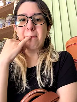 amooraaamoon online show from October 2025 12:39:01 PM