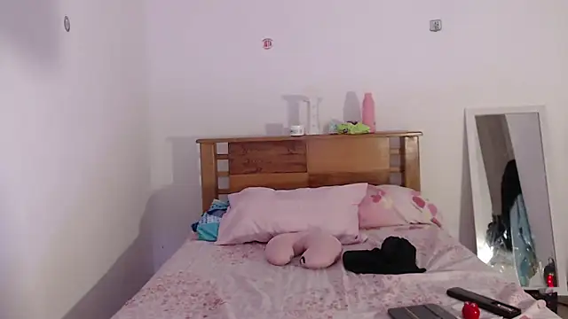 Snapshot of _Camilla_Castellar chatting on March 2025 11:48:01 PM Camilla Castellar online show from March 2025 11:48:01 PM