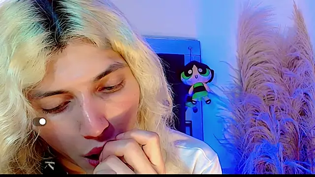 Snapshot of honey_skin chatting on April 2026 08:45:01 AM honey skin online show from April 2026 08:45:01 AM