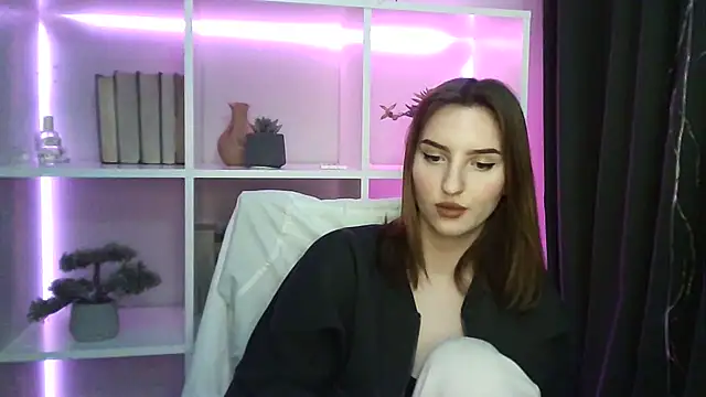 X Alisa online show from February 2025 07:20:02 PM