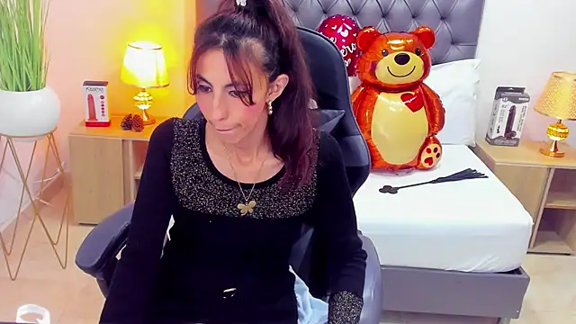 candy summer28 online show from February 2025 10:31:01 PM