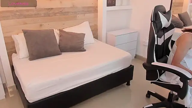 candy summer28 online show from March 2026 07:32:01 PM