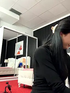 SophiaVilner online show from November 2025 06:08:01 PM