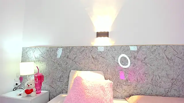 Snapshot of Mia_rom11 chatting on December 2024 03:26:01 PM Mia rom11 online show from December 2024 03:26:01 PM