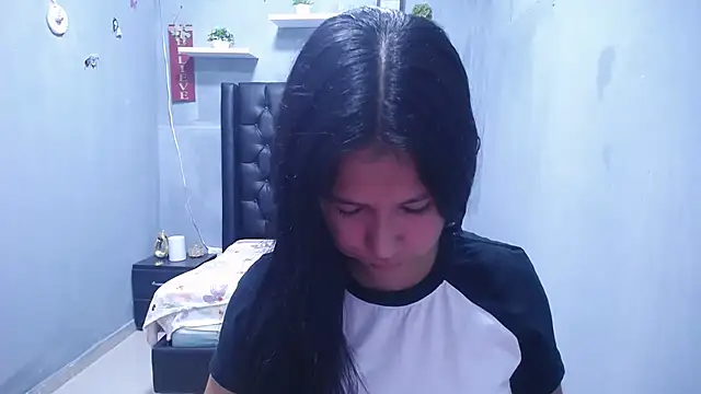 Letty Plugxo online show from March 2026 01:27:01 PM