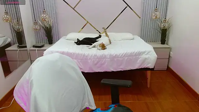 LenaRoses online show from September 2025 08:19:01 PM