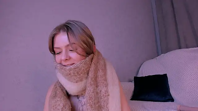 Snapshot of Naomi_Girly chatting on December 2024 02:46:02 AM Naomi Girly online show from December 2024 02:46:02 AM