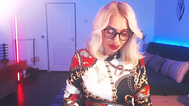 Snapshot of beauty_chl0e chatting on January 2025 09:15:01 PM beauty chl0e online show from January 2025 09:15:01 PM