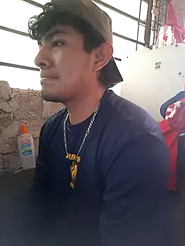 Snapshot of GusssHOT chatting on October 2025 07:37:01 PM GusssHOT online show from October 2025 07:37:01 PM