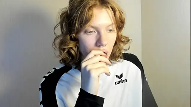 StellaDavis online show from November 2025 09:09:01 AM