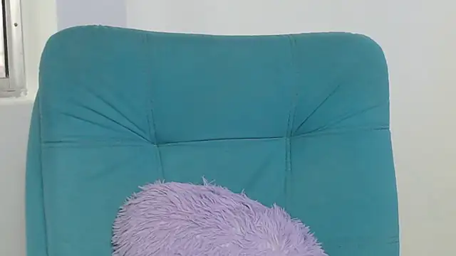 Snapshot of hantonella_ chatting on December 2024 03:28:02 PM hantonella  online show from December 2024 03:28:02 PM