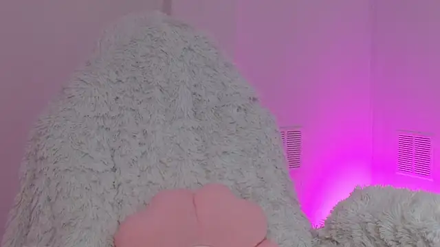 hantonella  online show from November 2025 12:05:01 PM