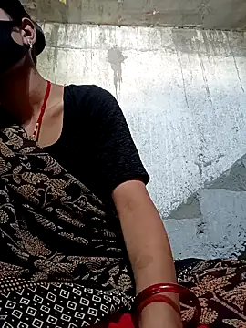 Snapshot of Anushka_Ji chatting on February 2025 07:56:01 AM Anushka Ji online show from February 2025 07:56:01 AM