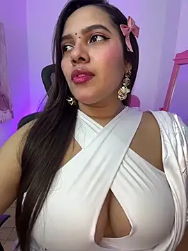 krishaa  online show from February 2026 07:40:01 PM