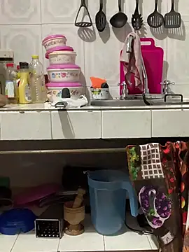 Snapshot of Tamara_Lubezkii chatting on January 2025 09:04:01 PM Tamara Lubezkii online show from January 2025 09:04:01 PM