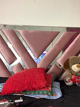 Snapshot of Tamara_Lubezkii chatting on January 2025 12:05:02 AM Tamara Lubezkii online show from January 2025 12:05:02 AM