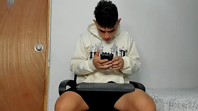 andrew rose  online show from November 2025 03:56:02 PM