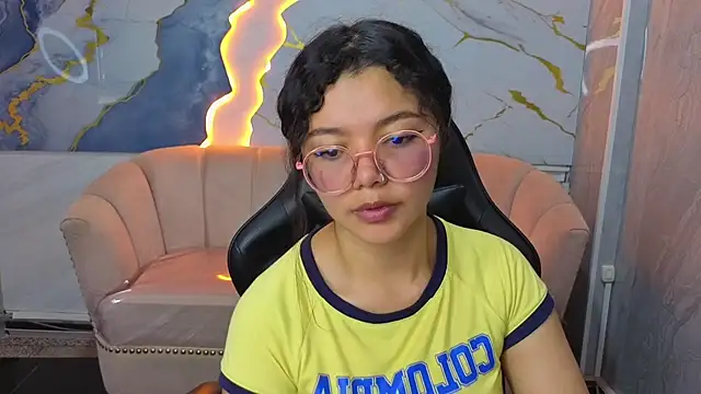 victoria castillo b online show from April 2026 07:42:01 PM