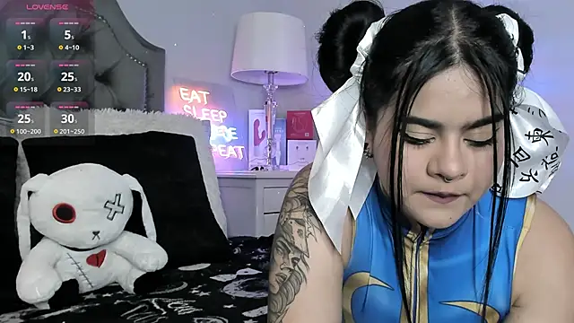 atena hill online show from October 2025 07:14:01 PM