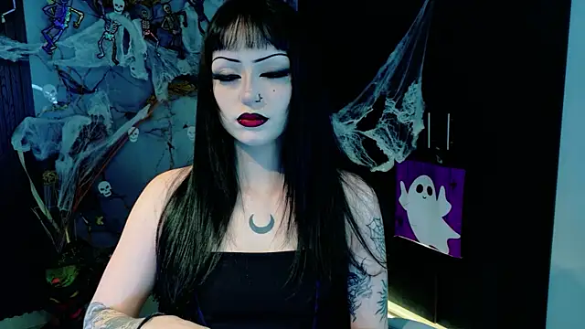 Madison Jackson online show from October 2025 07:47:02 PM