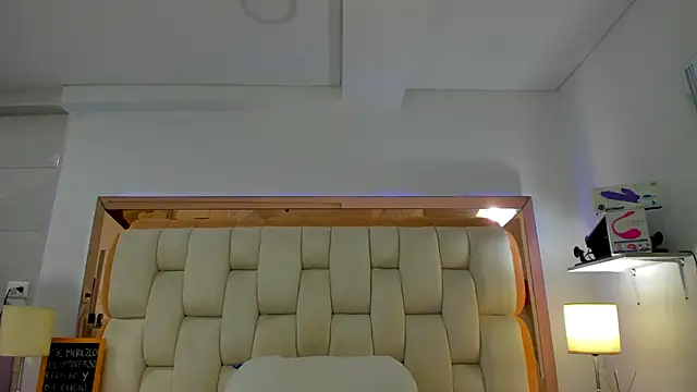 emilyparkerr01 online show from December 2024 11:37:02 PM