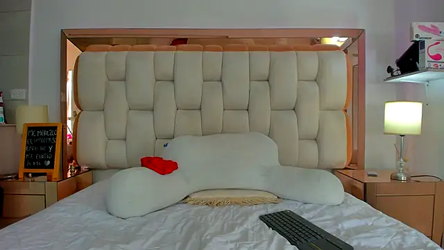 emilyparkerr01 online show from February 2025 08:26:01 PM