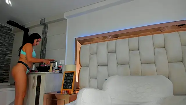 emilyparkerr01 online show from March 2025 09:10:02 PM