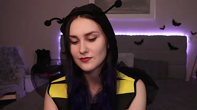 Erotic Synth Goddess online show from October 2025 05:08:02 PM