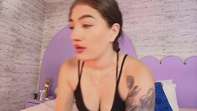 Snapshot of Giaa_Ross chatting on May 2026 09:17:02 AM Giaa Ross online show from May 2026 09:17:02 AM