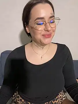 Snapshot of fuckdoll_18 chatting on December 2024 04:31:01 PM fuckdoll 18 online show from December 2024 04:31:01 PM