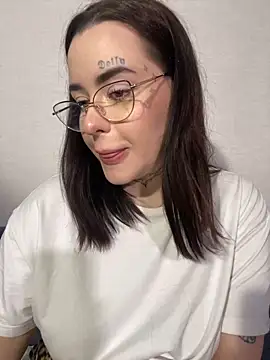 Snapshot of fuckdoll_18 chatting on December 2024 06:04:02 PM fuckdoll 18 online show from December 2024 06:04:02 PM